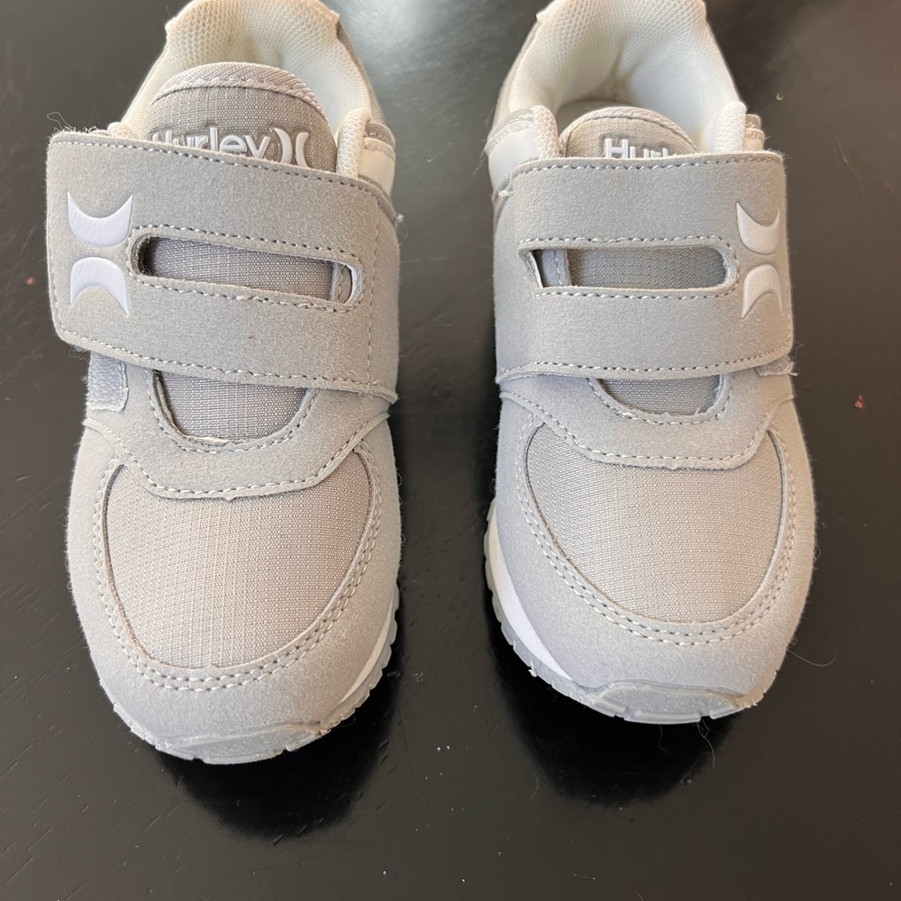 Hurley Boys sz 12 sneakers